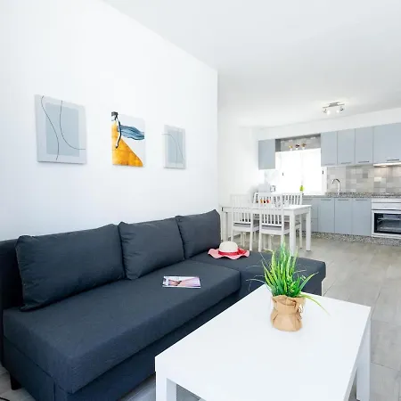 Atico Vega Penthouse אדחה