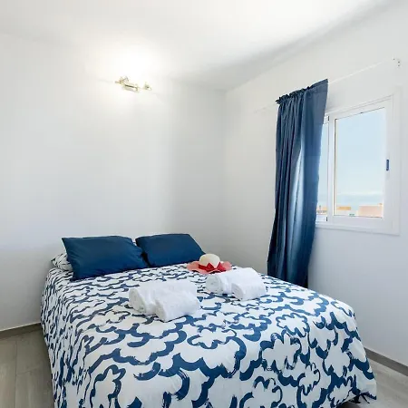 Atico Vega Penthouse דירה