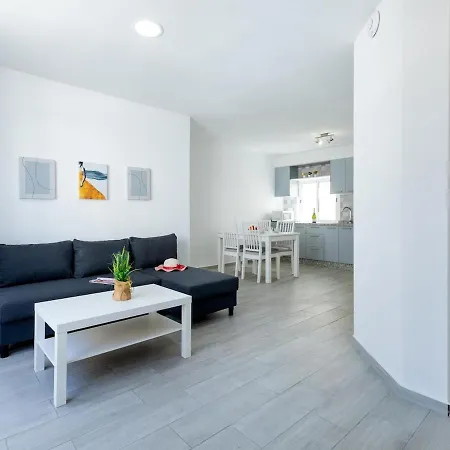 Atico Vega Penthouse דירה אדחה