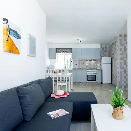 Atico Vega Penthouse אדחה